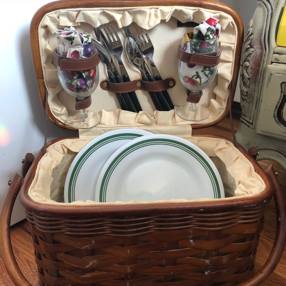 Picnic Time woven basket with settings!